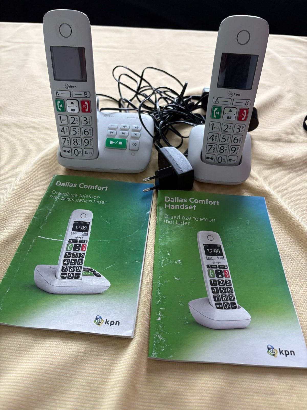 KPN Dallas Comfort draadloze telefoons (2 stuks), Ophalen of Verzenden, Zo goed als nieuw, 2 handsets