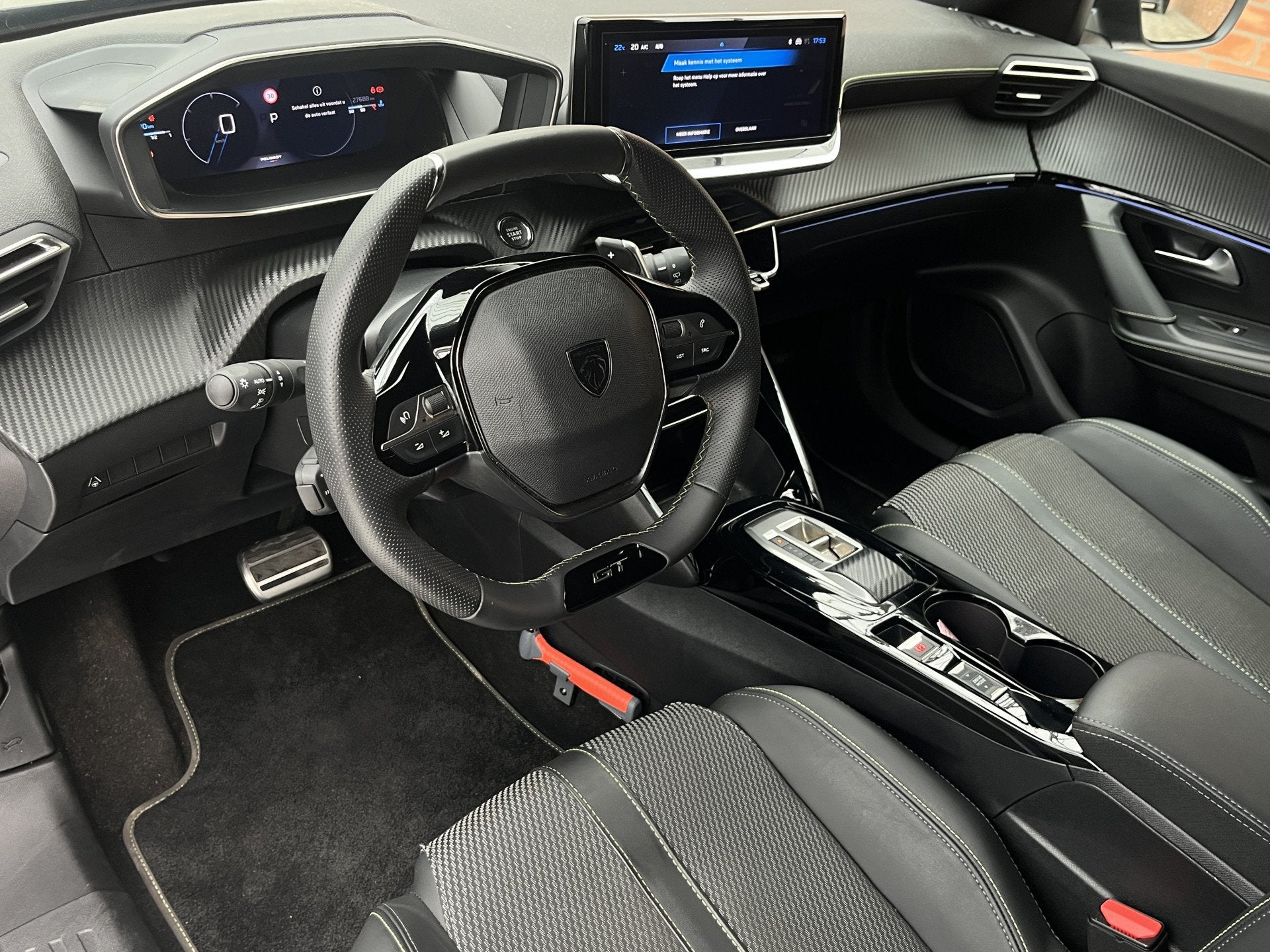 Peugeot 2008 Hybrid Automaat 145 GT | Camera voor + achter |, 1272 kg, Gebruikt, 1199 cc, Leder en Stof