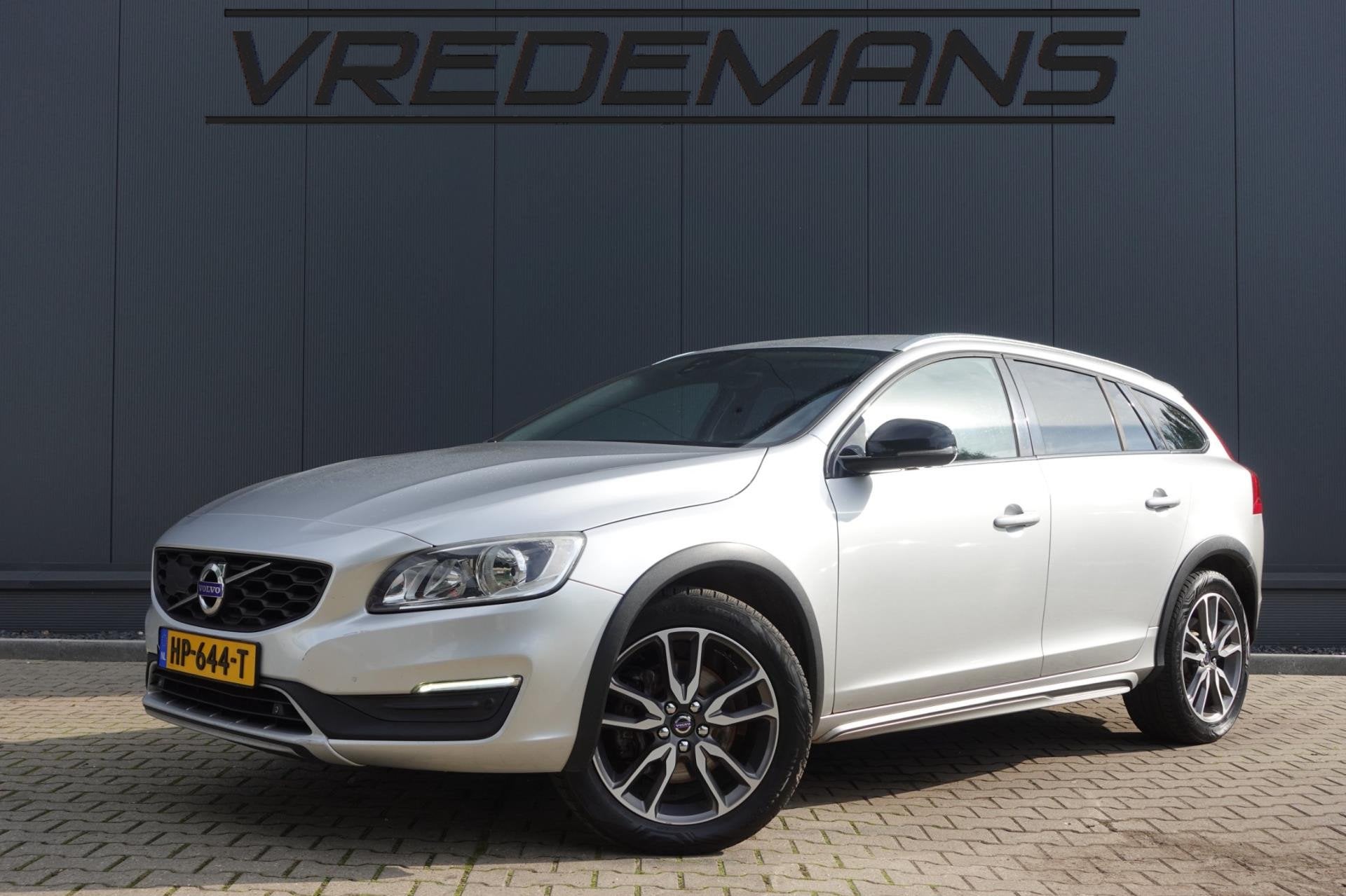 Volvo V60 Cross Country 2.0 D3 exportprijs, Voorwielaandrijving, Euro 6, Leder en Stof, Origineel Nederlands