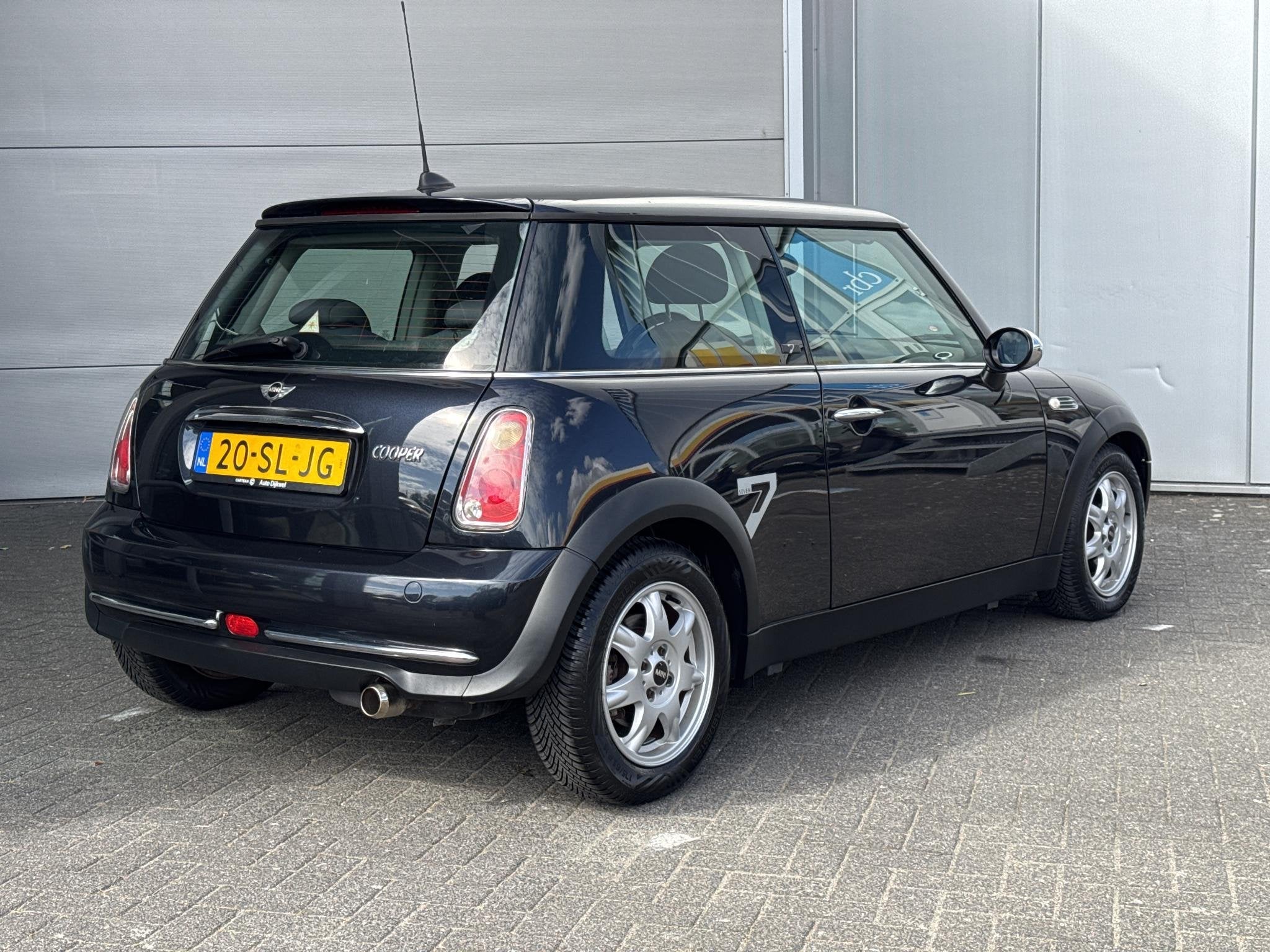 MINI 3-Deurs 1.6 Cooper Seven, Voorwielaandrijving, Stof, Gebruikt, Zwart