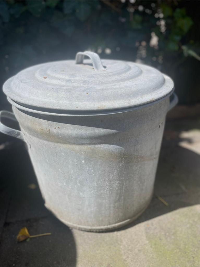 Zinken bak zonder gaten met deksel - plantenbak of koeler, Ophalen, Overige materialen, Gebruikt, Schaal