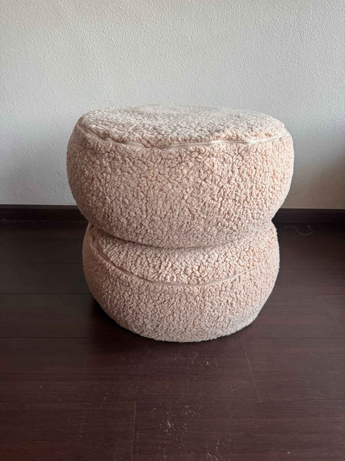 Zachte Bouclé Poef - Crème/Beige, Rond, Ophalen of Verzenden, Zo goed als nieuw, Stof
