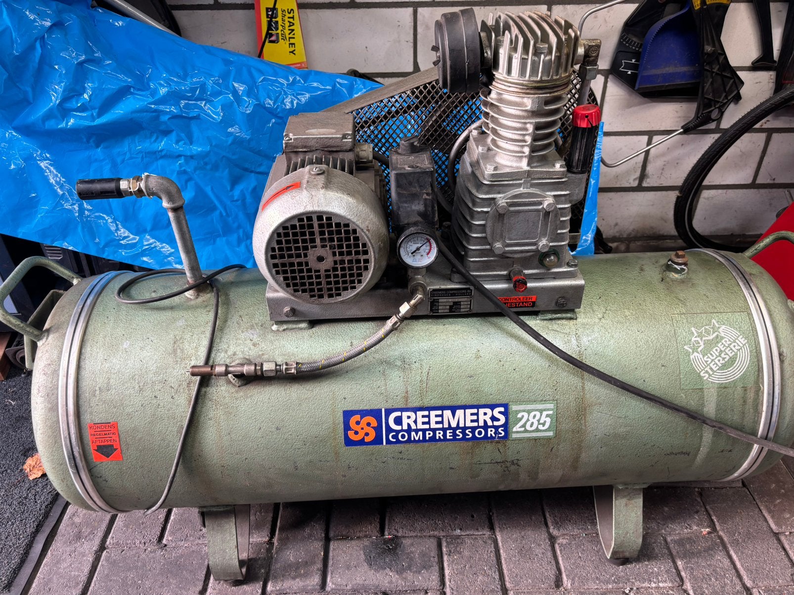 Creemers compressor 285 1.5 pk 380 volt  150 ltr tank, Ophalen, Gebruikt, 200 tot 400 liter/min, 6 tot 10 bar