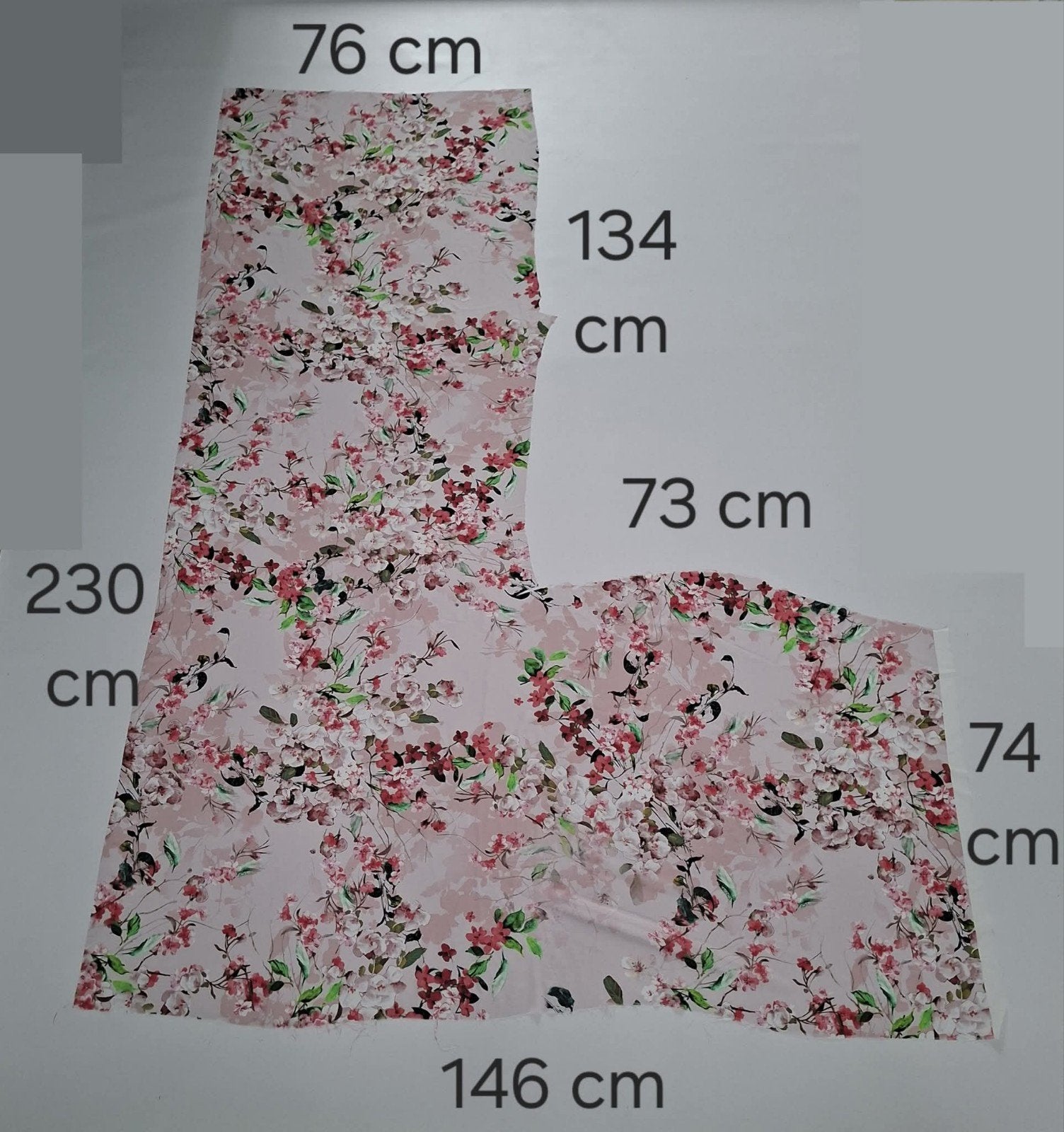 Chiffon Stof met Bloemenprint - Roze/Rood, Overige materialen, Meerkleurig, 120 cm of meer, Ophalen of Verzenden