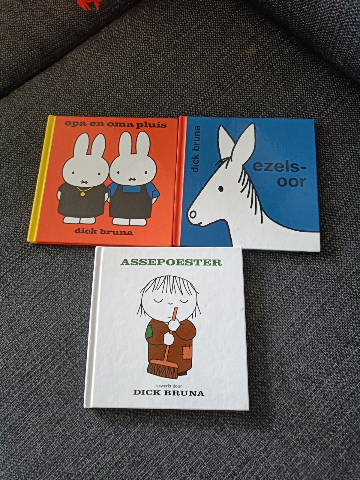 3 Nijntje boekjes, Dick Bruna, Gelezen, Fictie algemeen, Jongen of Meisje, Ophalen of Verzenden