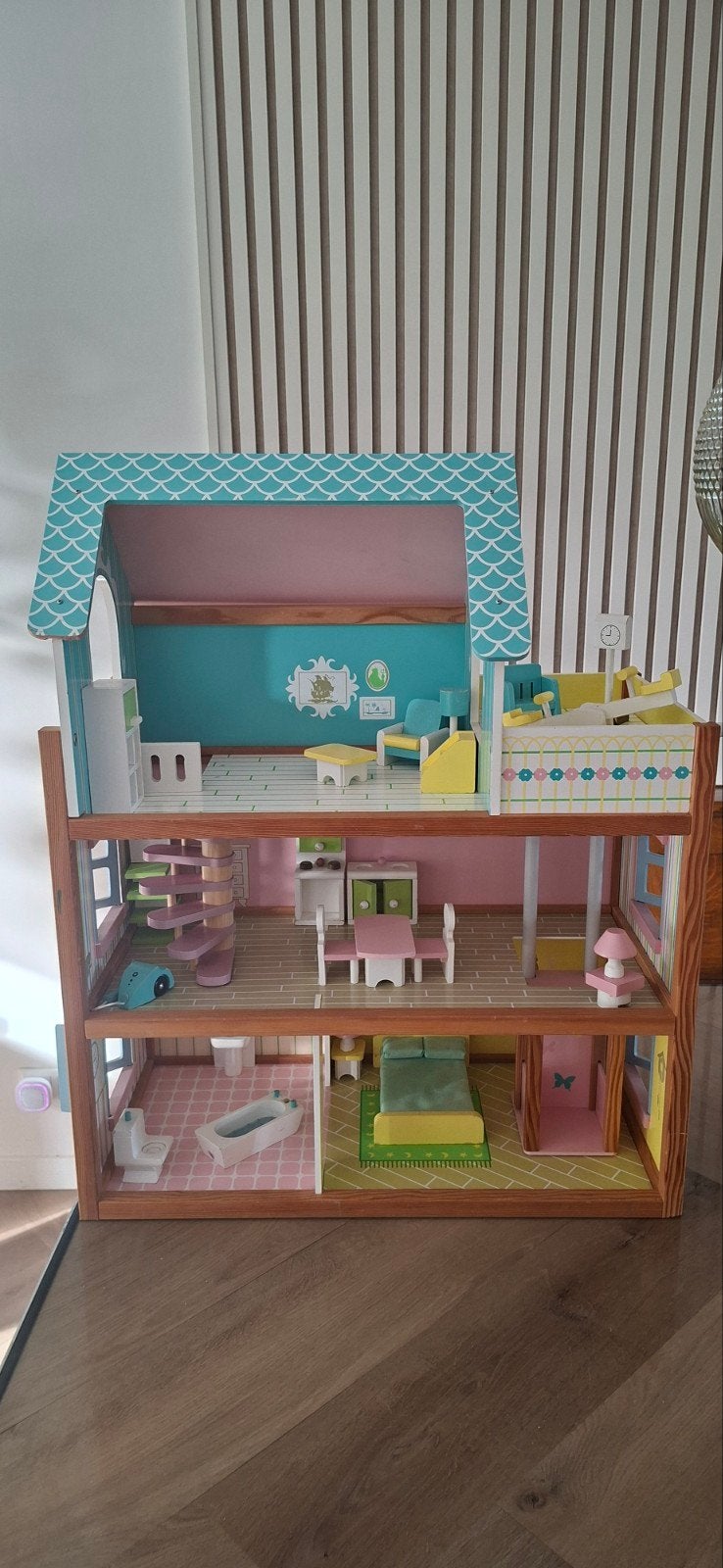 Houten poppenhuis met meubels, Ophalen, Gebruikt, Poppenhuis