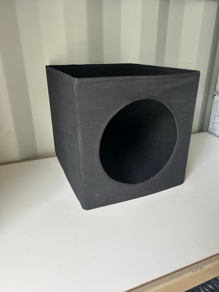 IKEA DRÖNA zwart met gat voor katten, Dieren en Toebehoren, Katten-accessoires, Gebruikt, ., Ophalen of Verzenden, .