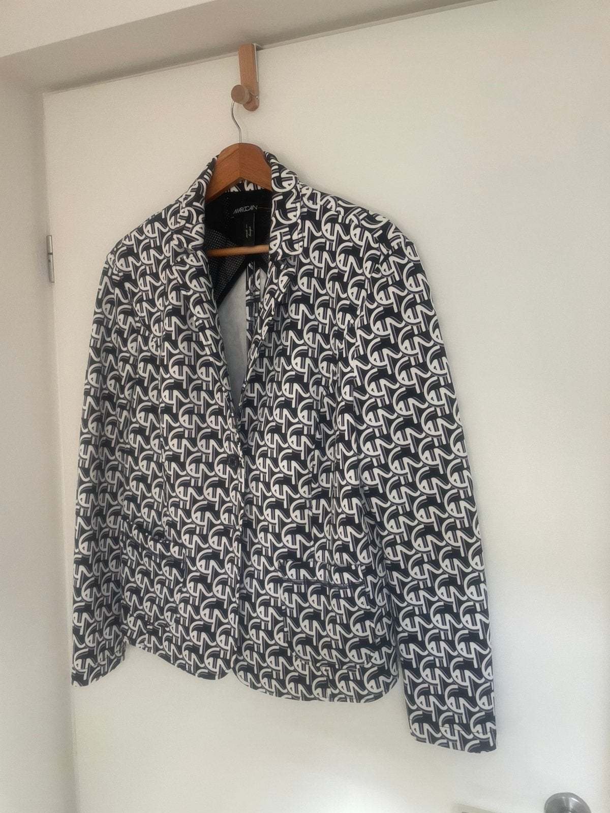 Marccain zo goed als nieuw setje jasje maat  N6, Kleding | Dames, Jasjes, Kostuums en Pakken, Ophalen of Verzenden, Zo goed als nieuw