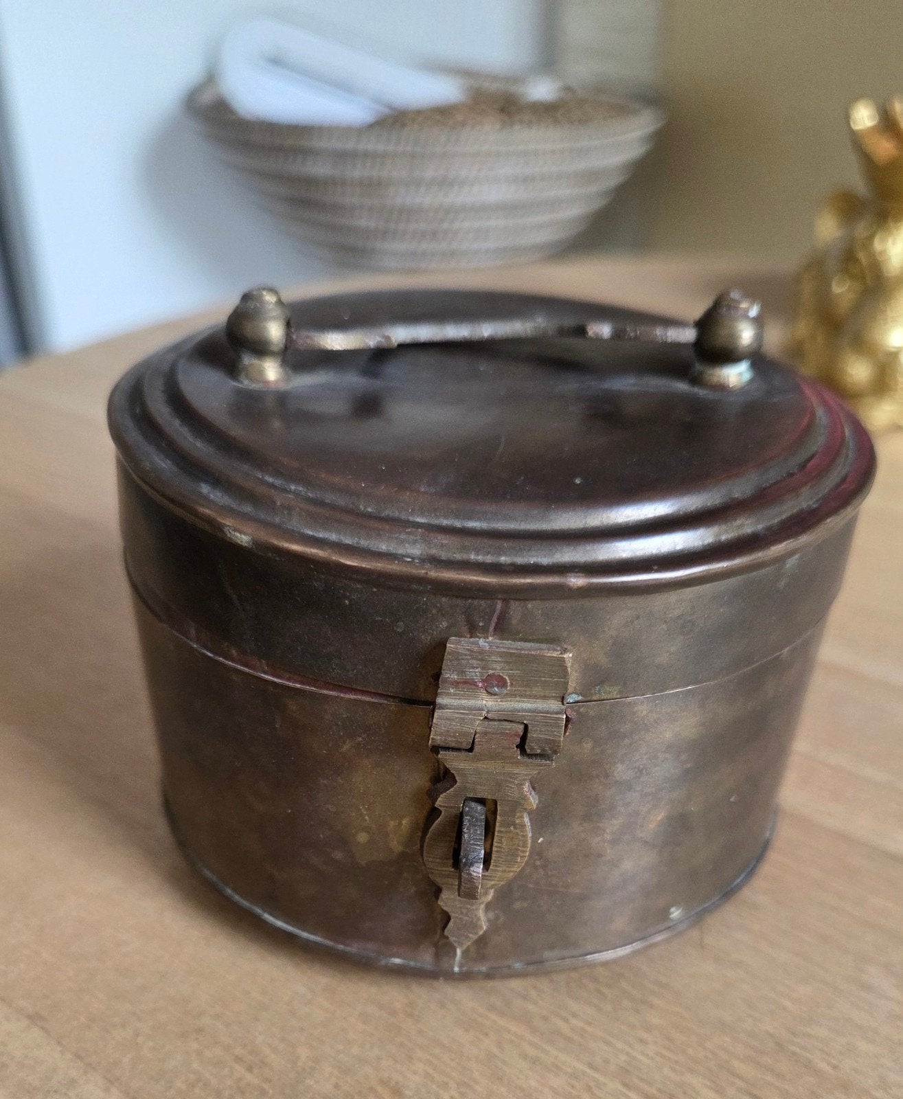 Antieke koperen doos met handvat en sluiting, Antiek en Kunst, Ophalen of Verzenden