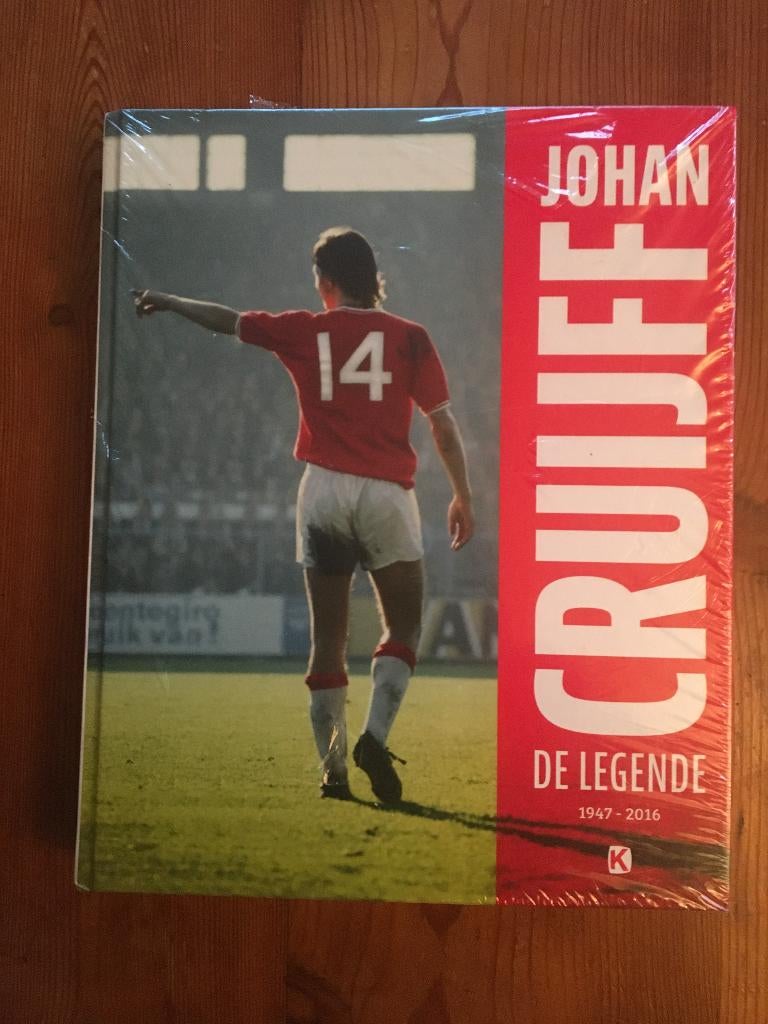 voetbalboek- Johan Cruijff-de Legende- Splinternieuw boek !!, Ophalen of Verzenden, Nieuw, Balsport