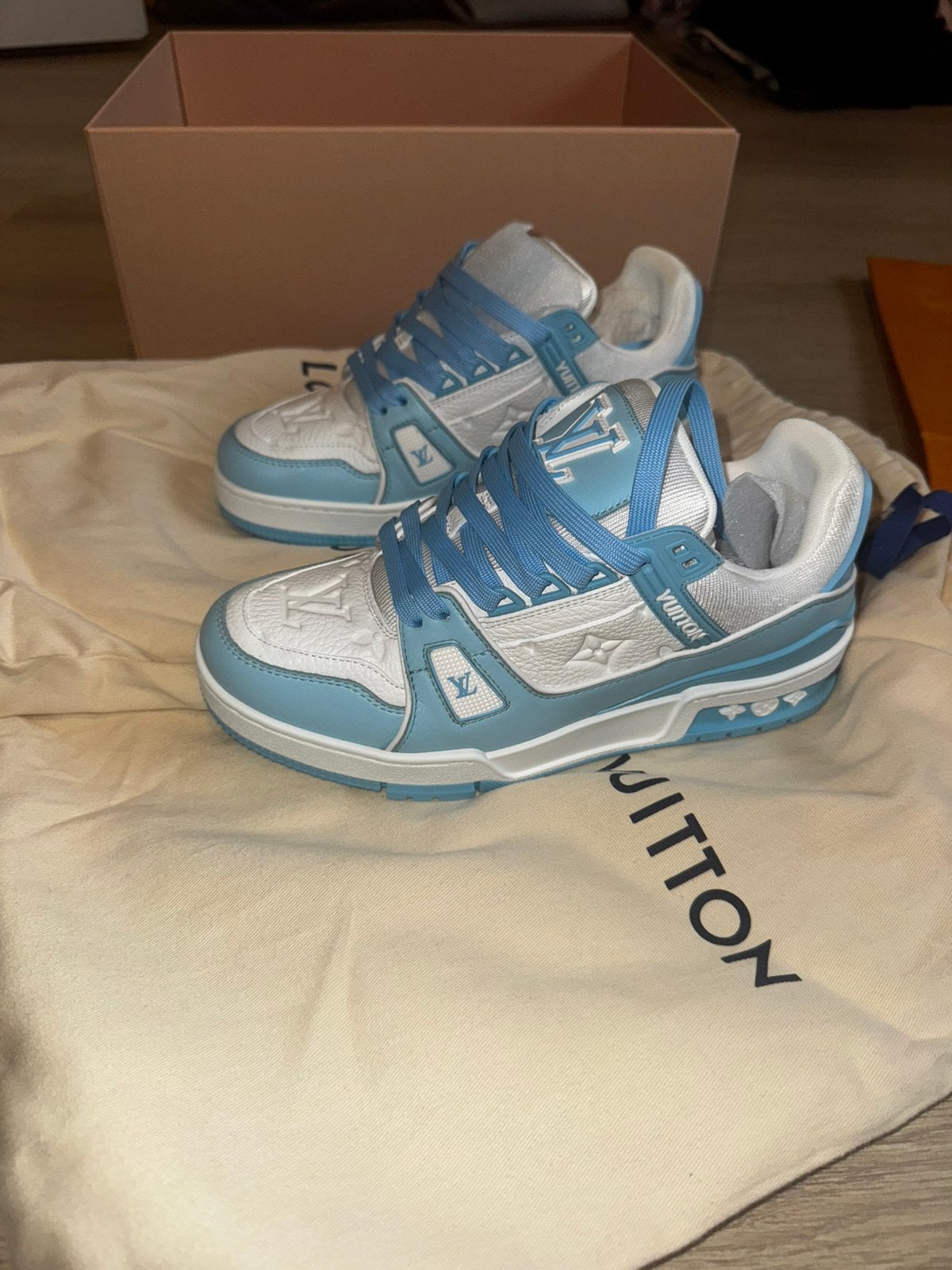 Louis vuitton €500 sneakers Maat 37 NIEUW NOOIT GEDRAGEN, Kleding | Dames, Schoenen, Ophalen of Verzenden, Zo goed als nieuw, Zwart