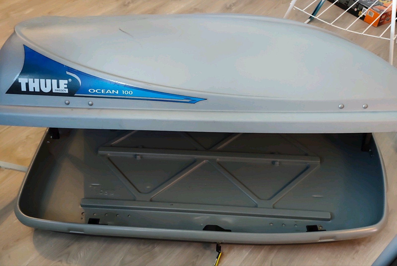 Thule ocean 100 dakkoffer, Ophalen, Zo goed als nieuw