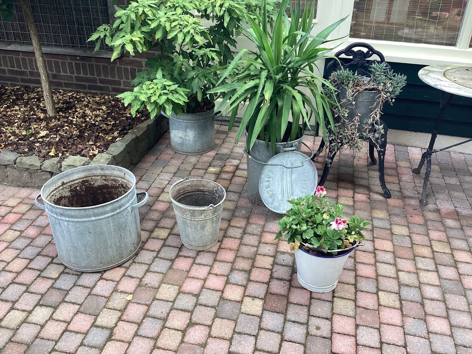 Diverse zinken emmers en teil voor tuin planten, Ophalen, Gebruikt, Zink, Met deksel