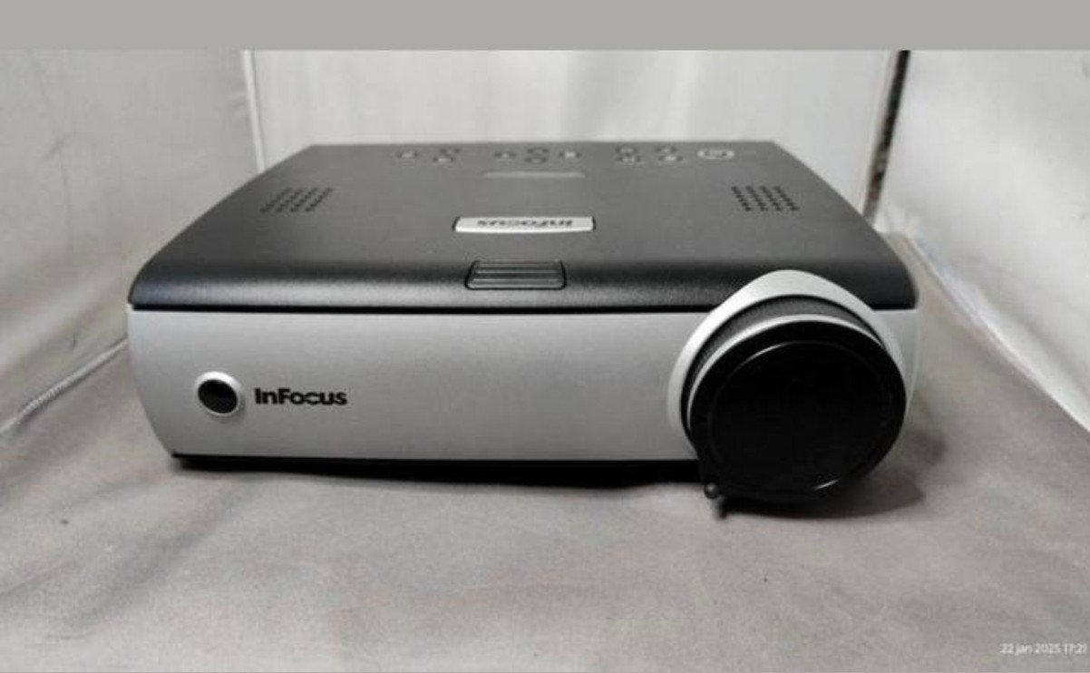 InFocus DLP Projector - Zo goed als nieuw, 38 lampuren, Audio, Tv en Foto, Ophalen of Verzenden, Zo goed als nieuw