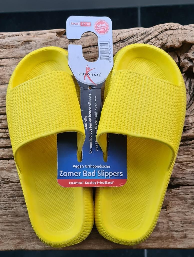 Lucovitaal Orthopedische zomer bad slippers Maat 37-38 nieuw, Kleding | Dames, Schoenen, Nieuw, Slippers, Geel, Ophalen of Verzenden