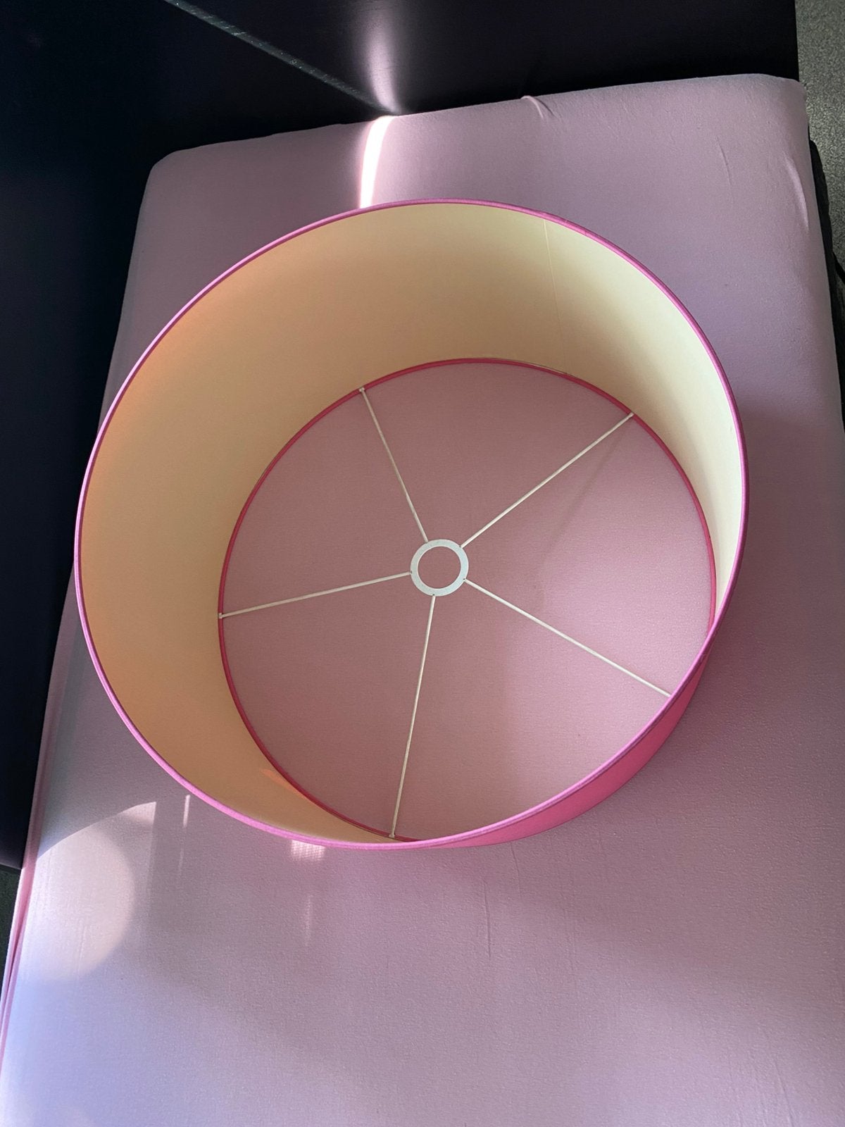 Lampenkap fuchsia nieuw groot, Huis en Inrichting, Lampen | Lampenkappen, Rond, 25 cm, Zo goed als nieuw, 50 cm