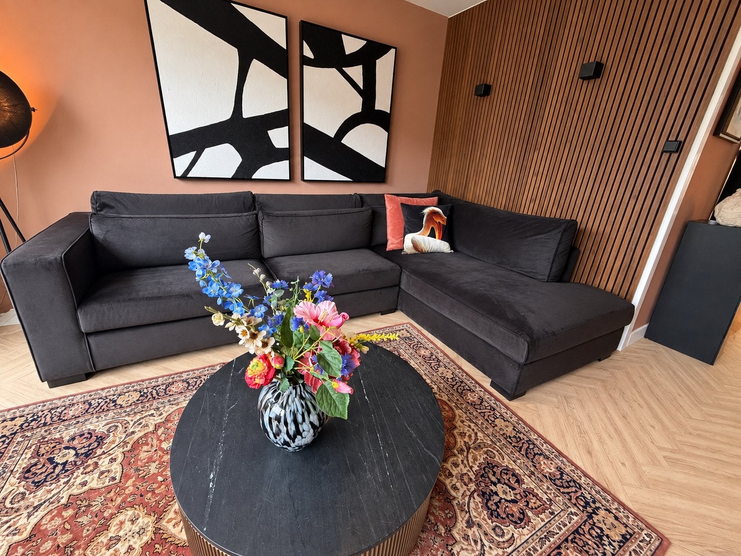 Grote zwarte hoekbank lounge - Velvet - Zo goed als nieuw, Ophalen, Zo goed als nieuw, Stof