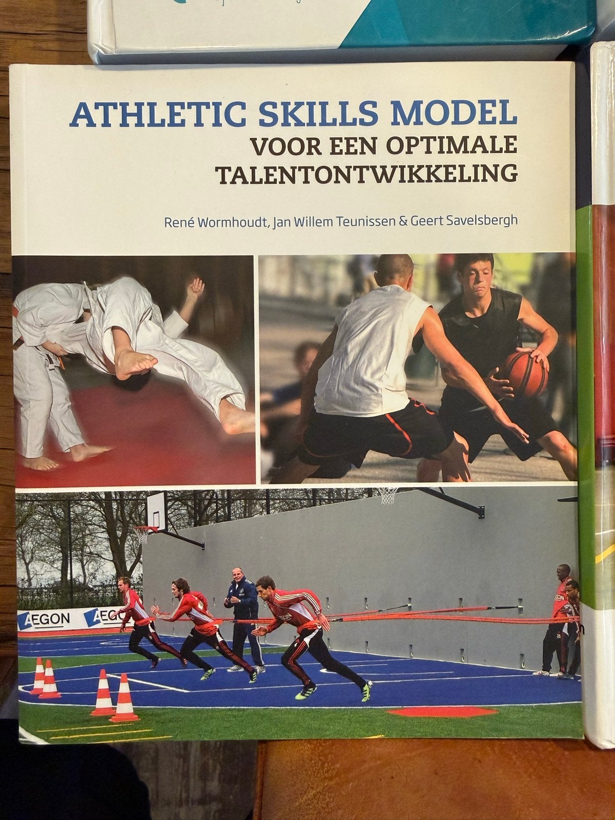 Boeken CURIO sport en bewegen, Boeken, Ophalen, Zo goed als nieuw, Overige niveaus, Overige vakken