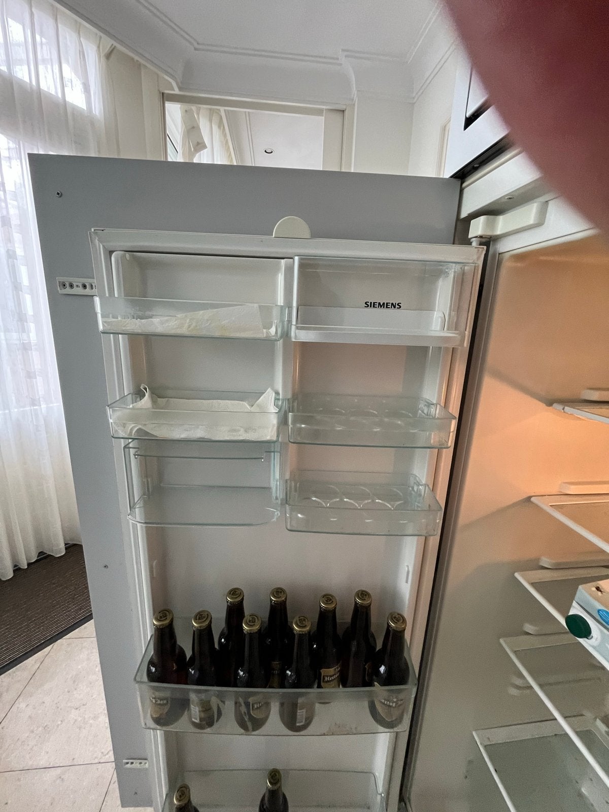 Moderne Hoekkeuken met Siemens Apparatuur, Ophalen, Gebruikt, Wit, Hoekkeuken