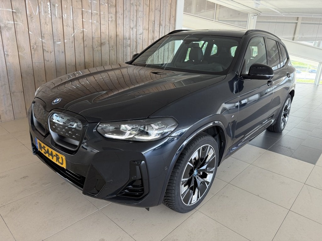 BMW iX3 High Executive 80kWh SOH 100% (bj 2021, automaat), Auto's, Gebruikt, 750 kg, Zwart, 420 min