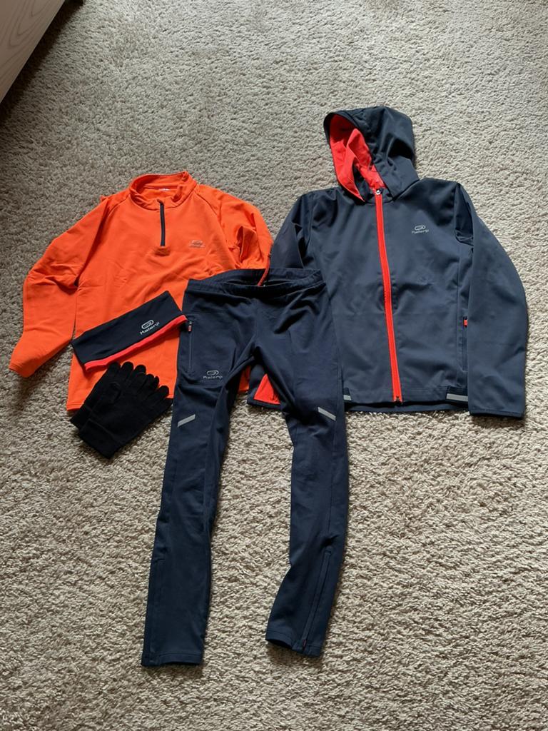 Atletiek kleding /leeftijd 10 jaar, Sport en Fitness, Loopsport en Atletiek, Ophalen of Verzenden, Gebruikt, Kleding, Overige merken