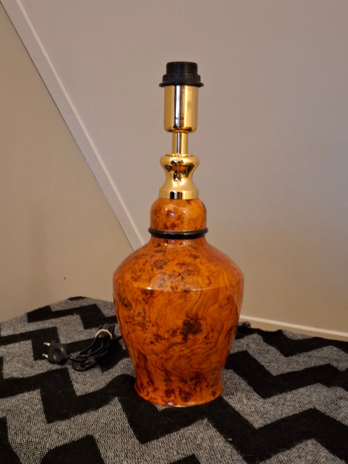 Vintage lampenvoet met houtnerf design, Huis en Inrichting, Gebruikt, Vintage, E27 (groot), Ophalen of Verzenden