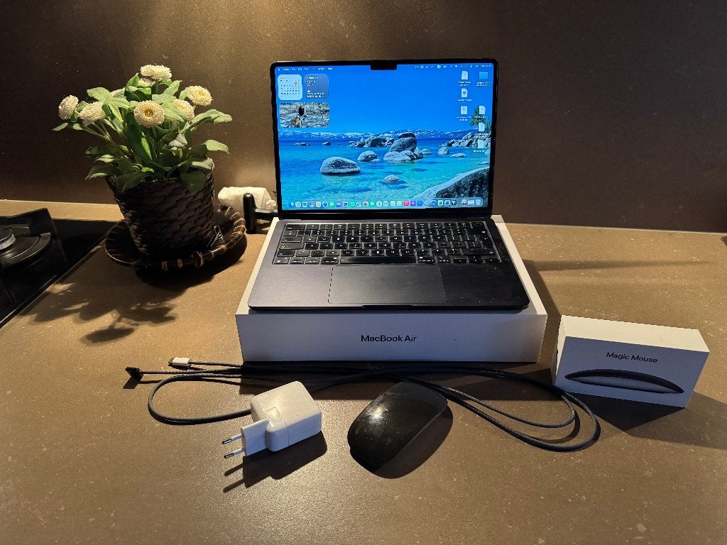 MacBook Air M2 2022, 13,6", 256Gb, 8GB, 8CPU/GPU, 256 GB, Qwerty, 8 GB, 13 inch