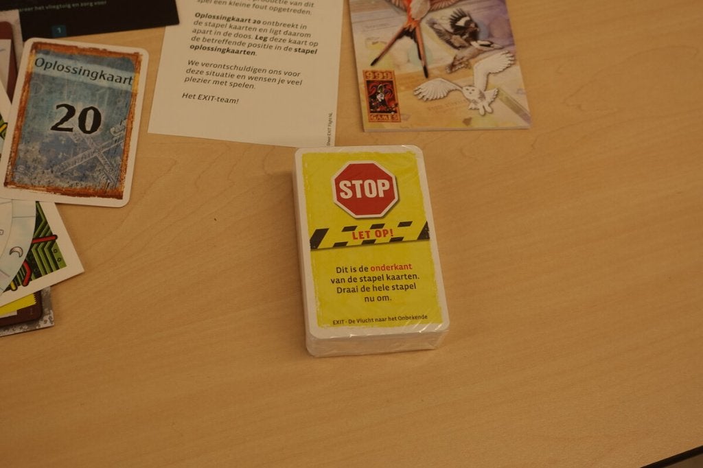 EXIT: Het Spel - De Vlucht naar het Onbekende, Een of twee spelers, Ophalen, Nieuw, 999 Games