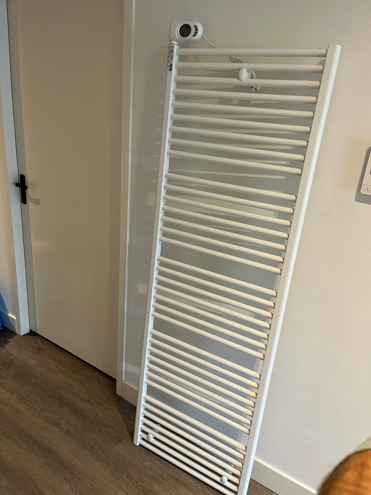 Vasco Elektrische Handdoekradiator 1250W - Zo goed als nieuw, Ophalen, Radiator, Minder dan 60 cm, Zo goed als nieuw