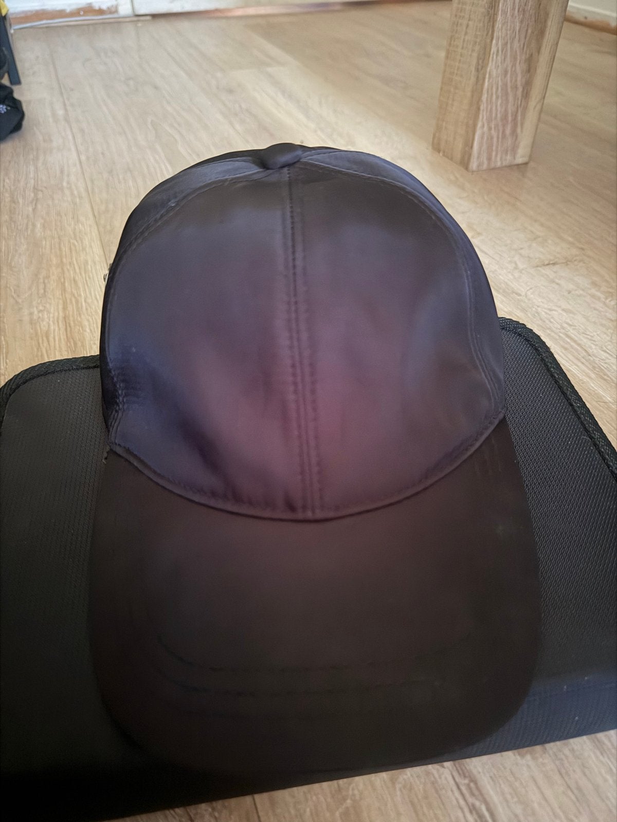 Prada pet, Kleding | Dames, Hoeden en Petten, Ophalen, Zo goed als nieuw, One size fits all, Pet