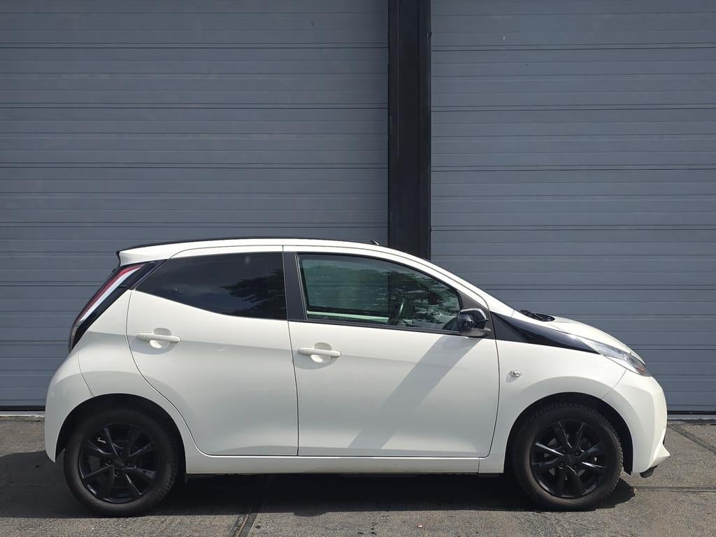 Toyota Aygo 1.0 VVT-i x-play, NAP nette staat, goed rijdend, Voorwielaandrijving, Start-stop-systeem, Stof, Gebruikt