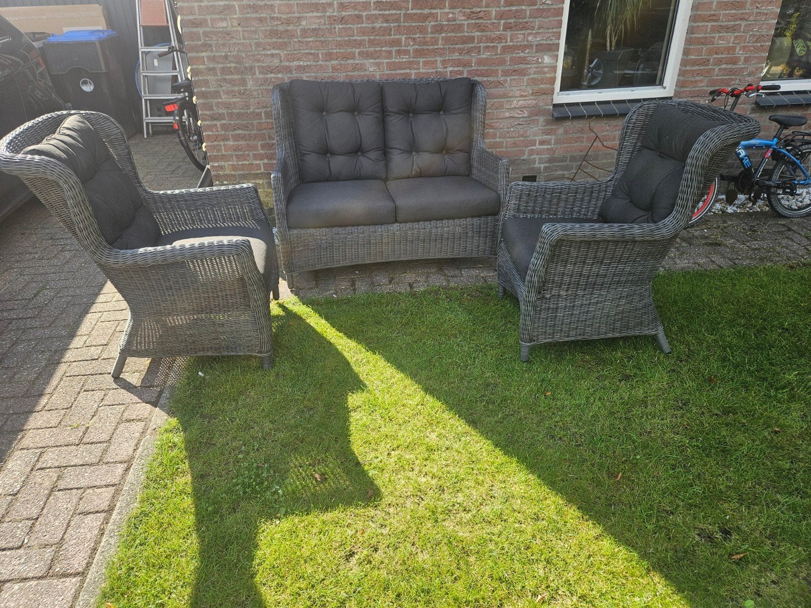 Nette loungeset tuinset 2 persoons bankje 2 losse stoelen, Ophalen, 4 zitplaatsen, Zo goed als nieuw, Wicker
