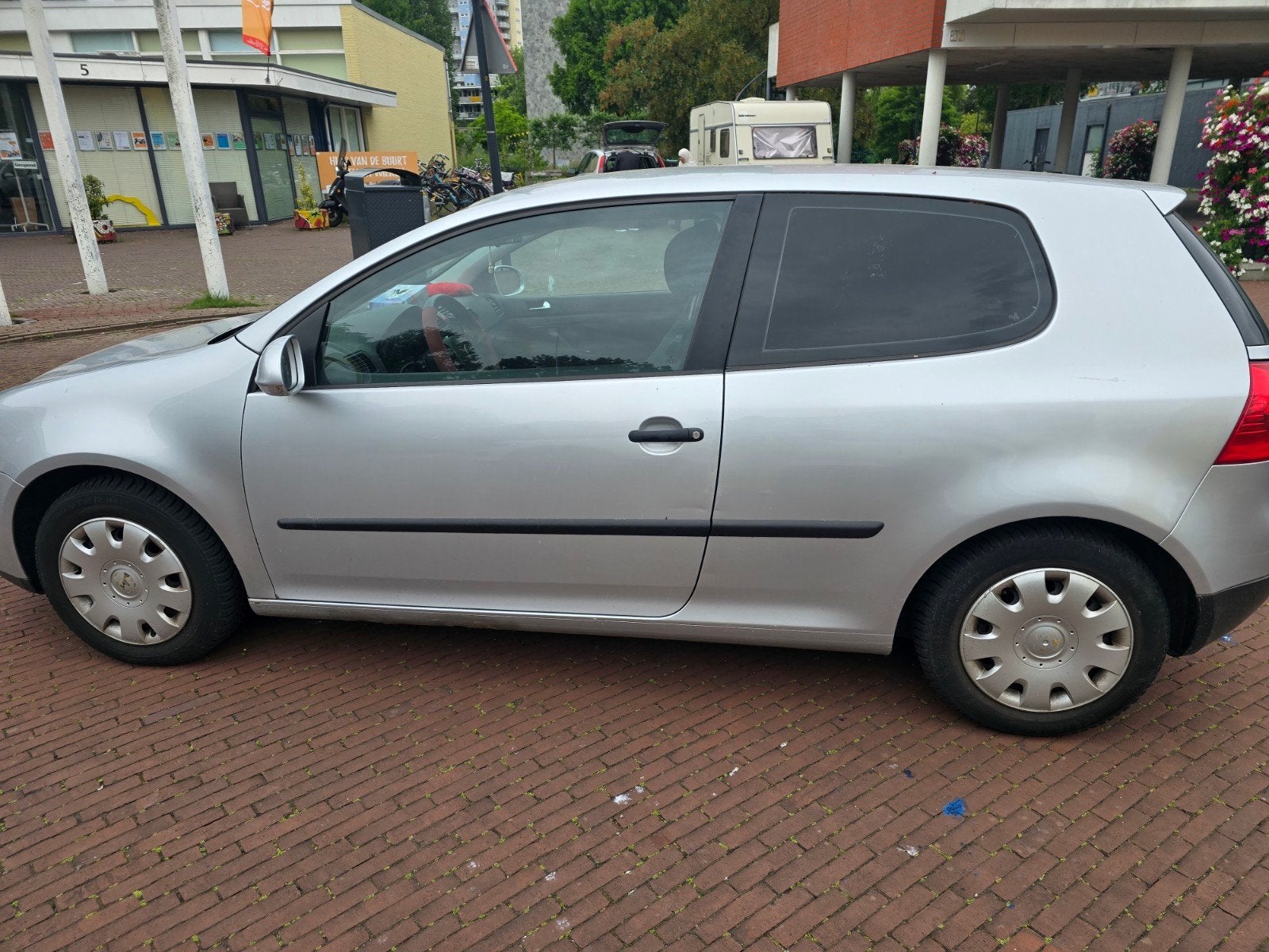 Volkswagen Golf 1.6 16V FSI 85KW 3D AUT 2004 Grijs, Auto's, Volkswagen, 4 cilinders, 1200 kg, 115 pk, 1198 kg