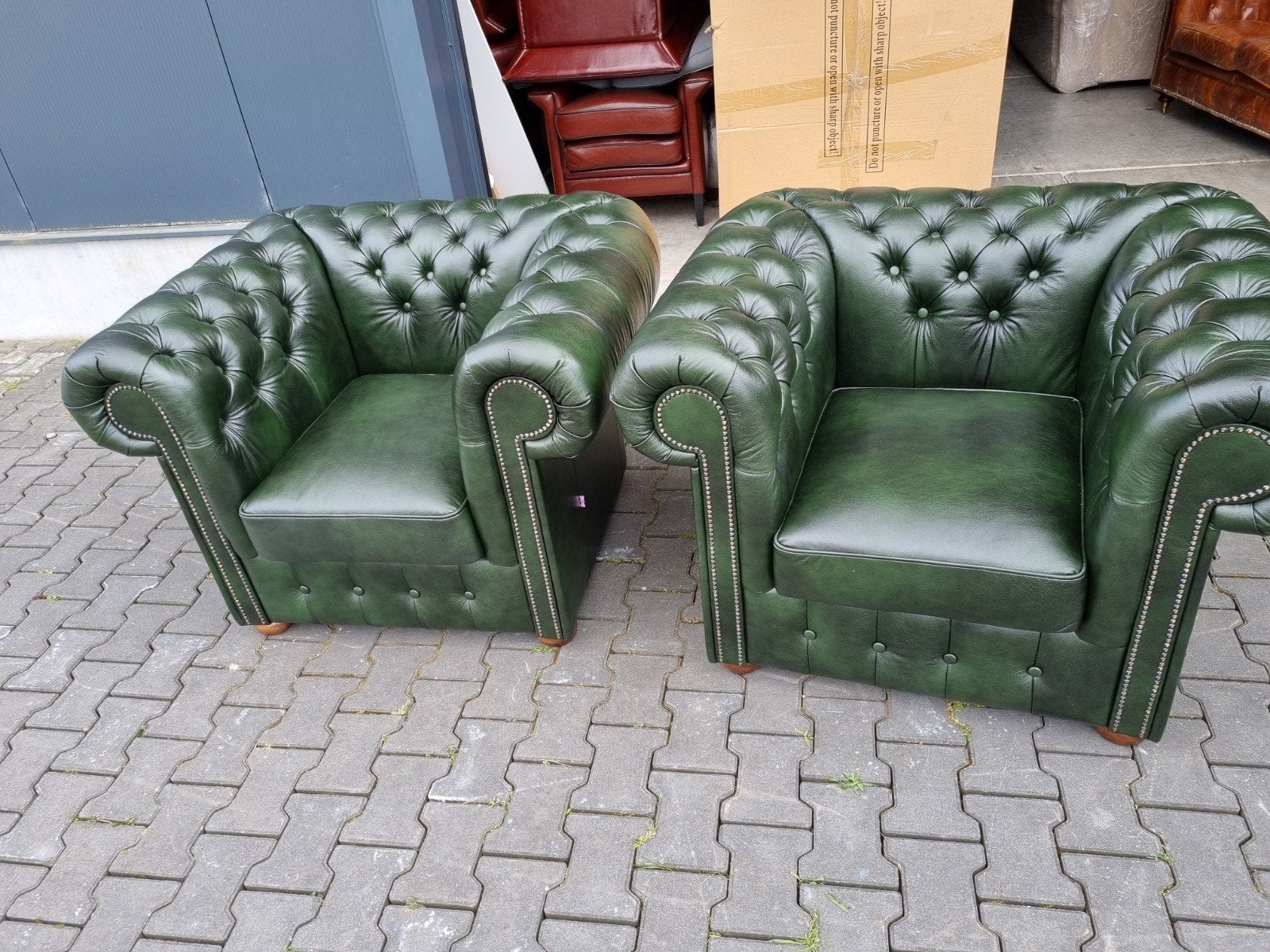 2x Chesterfield fauteuil groen leer + BEZORGING GRATIS, ., Chesterfield, Nieuw, Ophalen of Verzenden