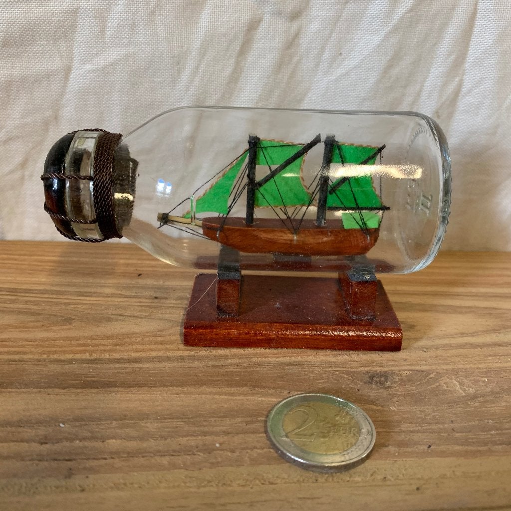 Bootje in fles - handgemaakt  -te koop bij TTM Wonen, TTM Wonen, Meubels – (Perzische) Tapijten en Woonaccessoires, Meerkleurig