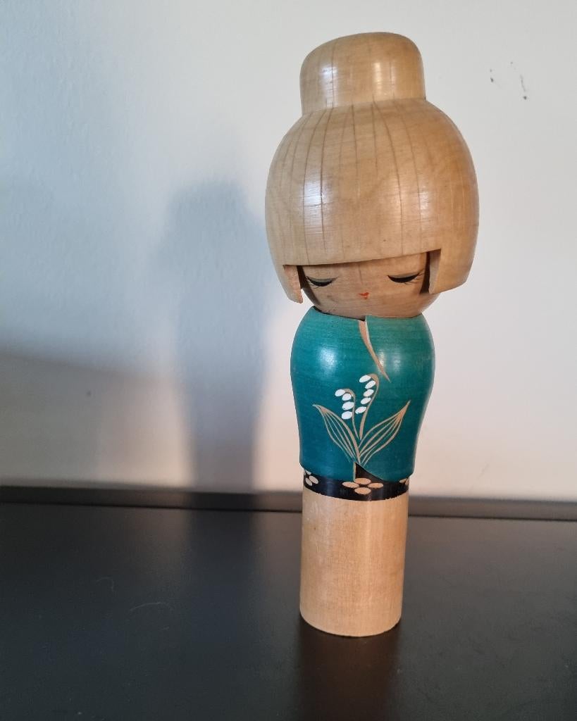 Prachtige Suzuran Kokeshi van Miyakawa Kunio, Antiek en Kunst, Verzenden