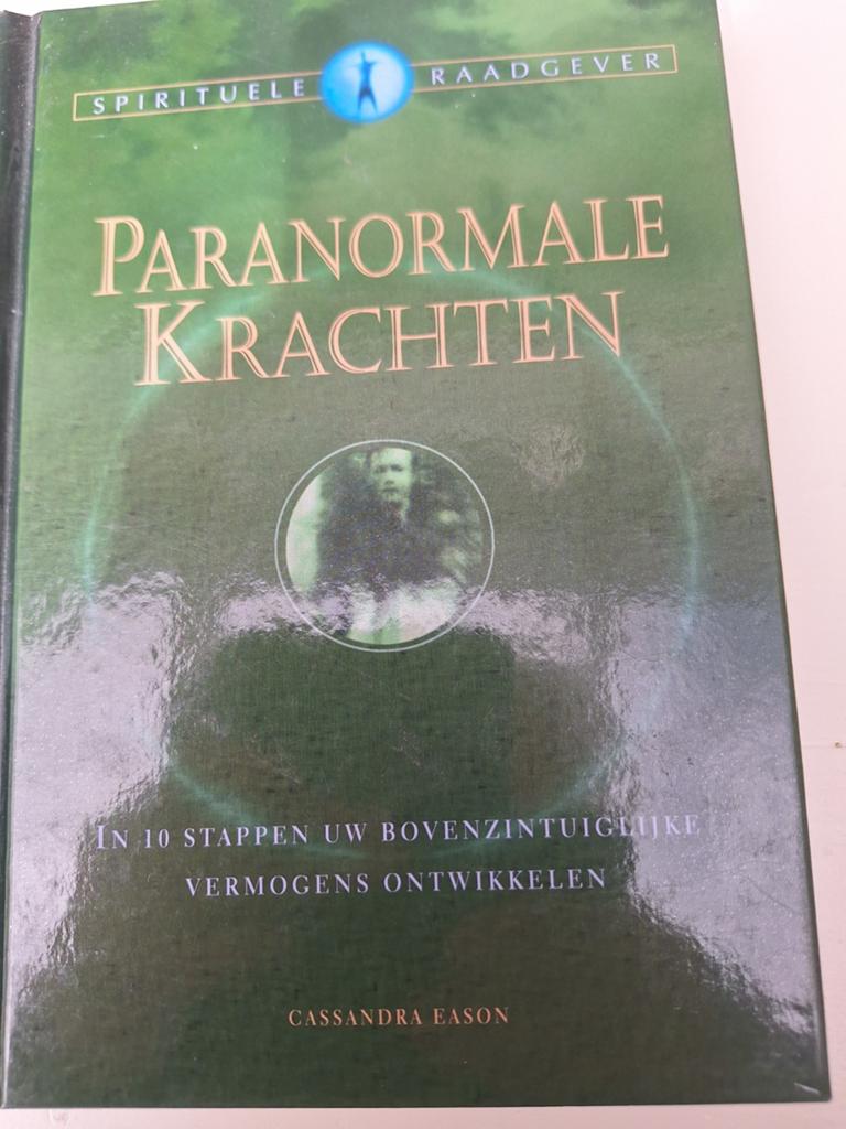 Paranormale Krachten, Ophalen of Verzenden, Zo goed als nieuw