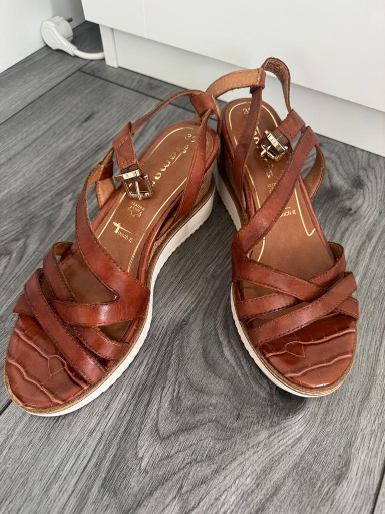 Tamaris leren sandalen 39, Bruin, Zo goed als nieuw, Sandalen of Muiltjes, Ophalen of Verzenden