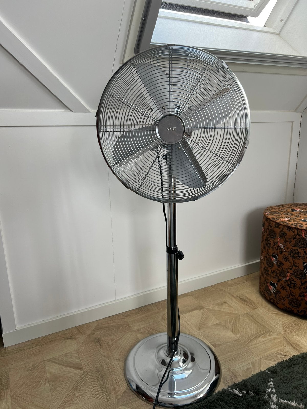 In hoogte verstelbare ventilator chroom AEG, Witgoed en Apparatuur, Ventilatoren, Ophalen, Zo goed als nieuw, Statiefventilator