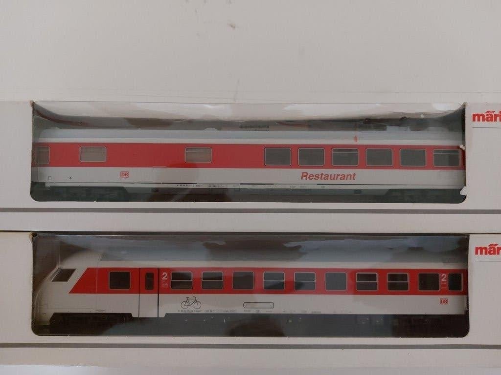 2 Marklin Personenwagons van de DB, Hobby en Vrije tijd, Wisselstroom, Ophalen of Verzenden, Märklin, Nieuw