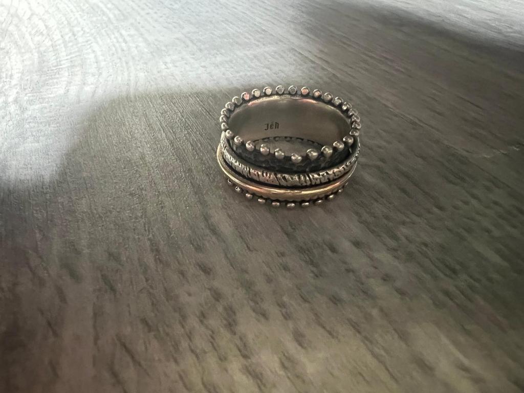 Tri-color goud Buddha to Buddha ring - Nieuwprijs €229, Sieraden, Tassen en Uiterlijk, Ringen, Overige kleuren, Ophalen of Verzenden