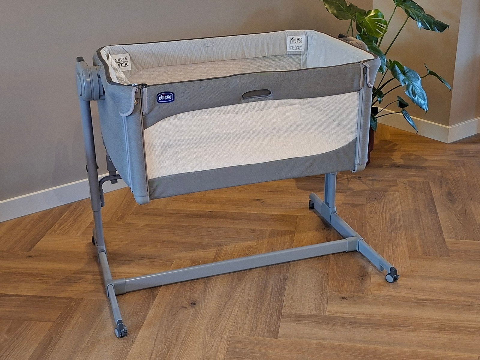 Chicco next2me magic co-sleeper, Kinderen en Baby's, Babywiegjes en Ledikanten, Zo goed als nieuw, Wieg, Ophalen