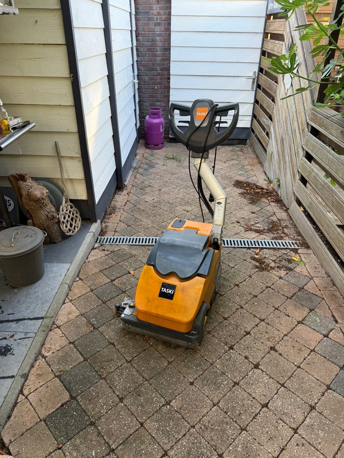 Taski Swingo 350 Professionele Schrobzuigmachine, Doe-het-zelf en Verbouw, Reinigingsmachines, Gebruikt, Waterstofzuiger, Ophalen of Verzenden