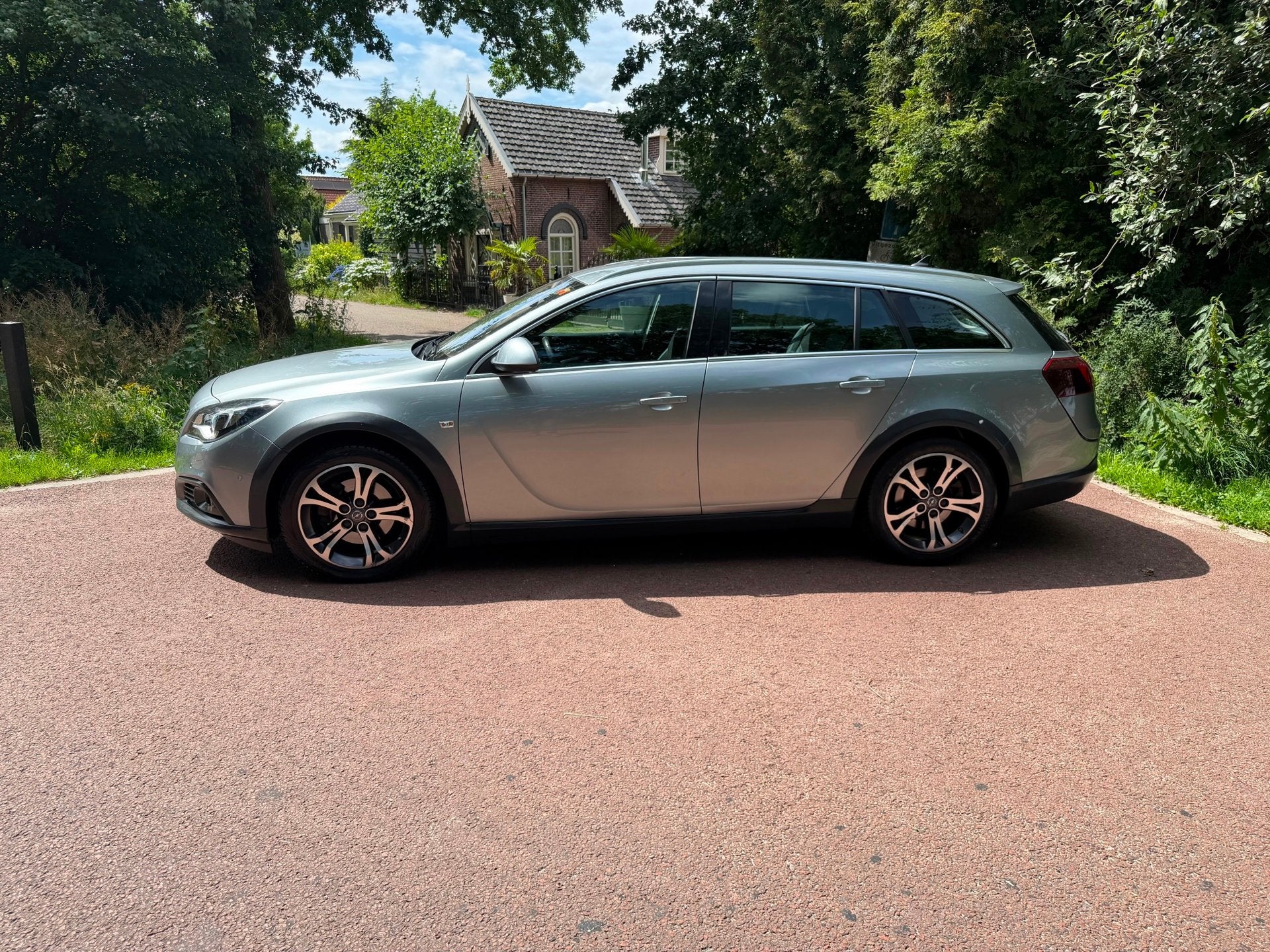 Opel Insignia Country Tourer 1.6 T 2x4 / Navi / Canera / Air, Auto's, Voorwielaandrijving, Euro 5, Gebruikt, 4 cilinders