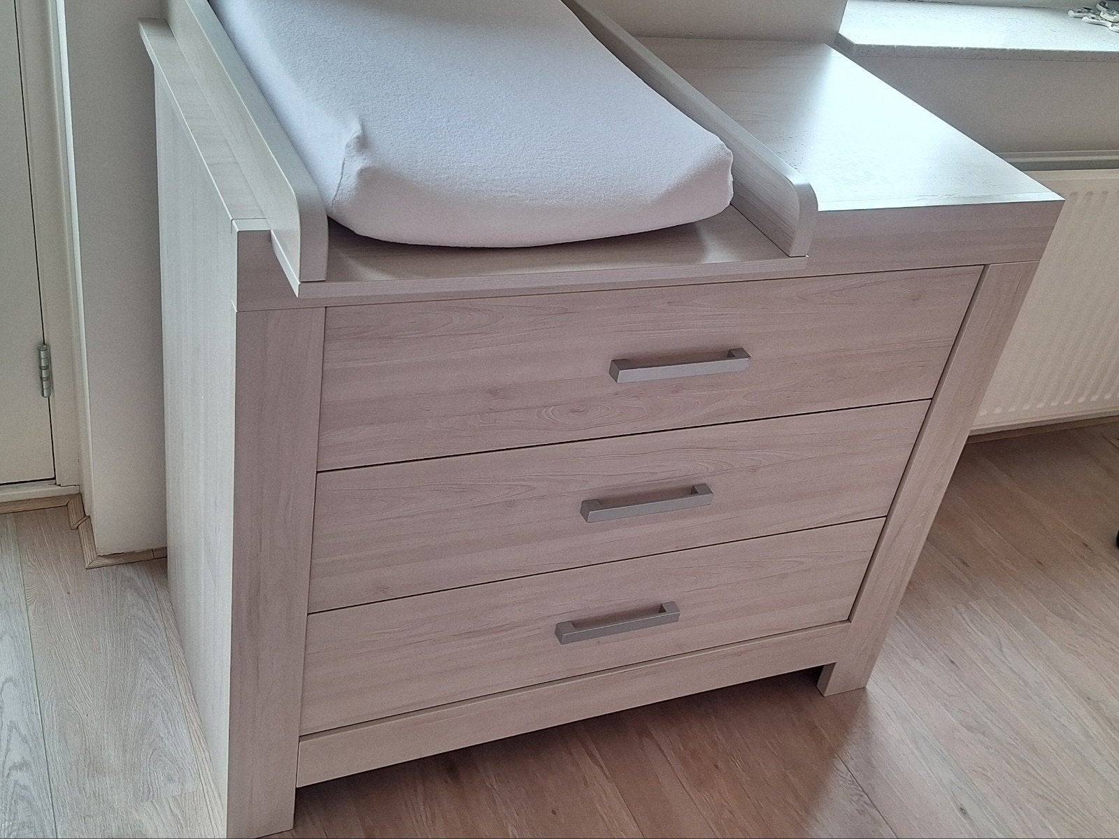 Ledikant, commode met of zonder kast te koop, Kinderen en Baby's, Ophalen, Gebruikt, 50 tot 70 cm, 100 cm of meer