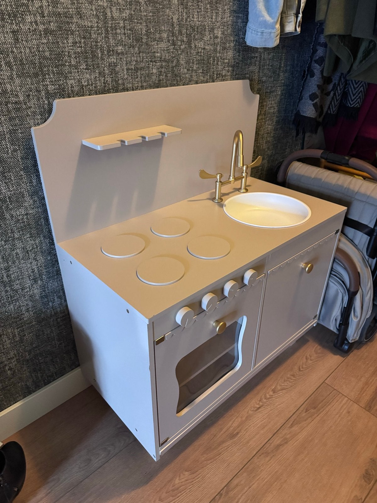 Houten speelkeuken met gouden kraan en wat accessoires, Ophalen, Zo goed als nieuw, Hout, Speelkeuken