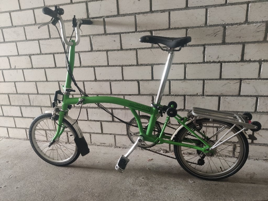Brompton 6 gear foldable bike, Fietsen en Brommers, Fietsen | Vouwfietsen, Ophalen, Gebruikt, Brompton, 16 tot 18 inch