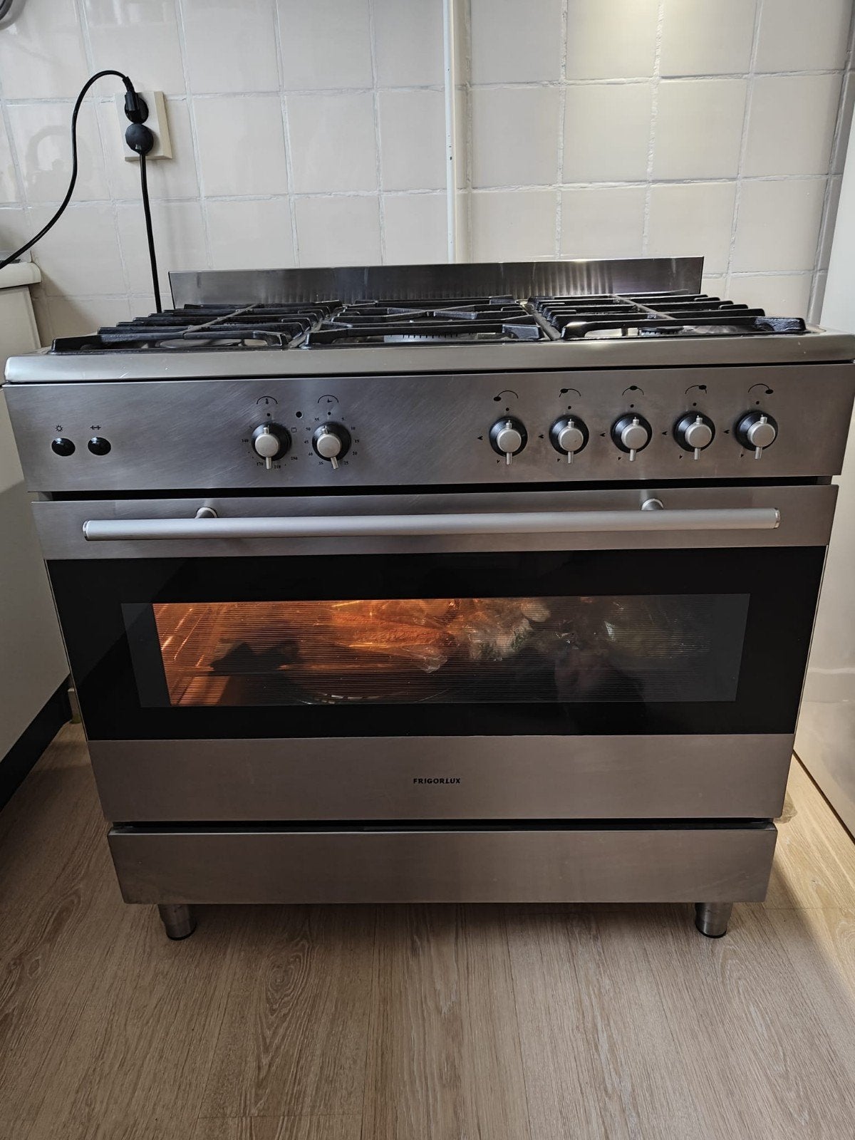 RVS Fornuis met 5 Gasbranders en Oven - Frigorlux FC-90-GG, Witgoed en Apparatuur, Ophalen, Gebruikt, 60 cm of meer, Gas