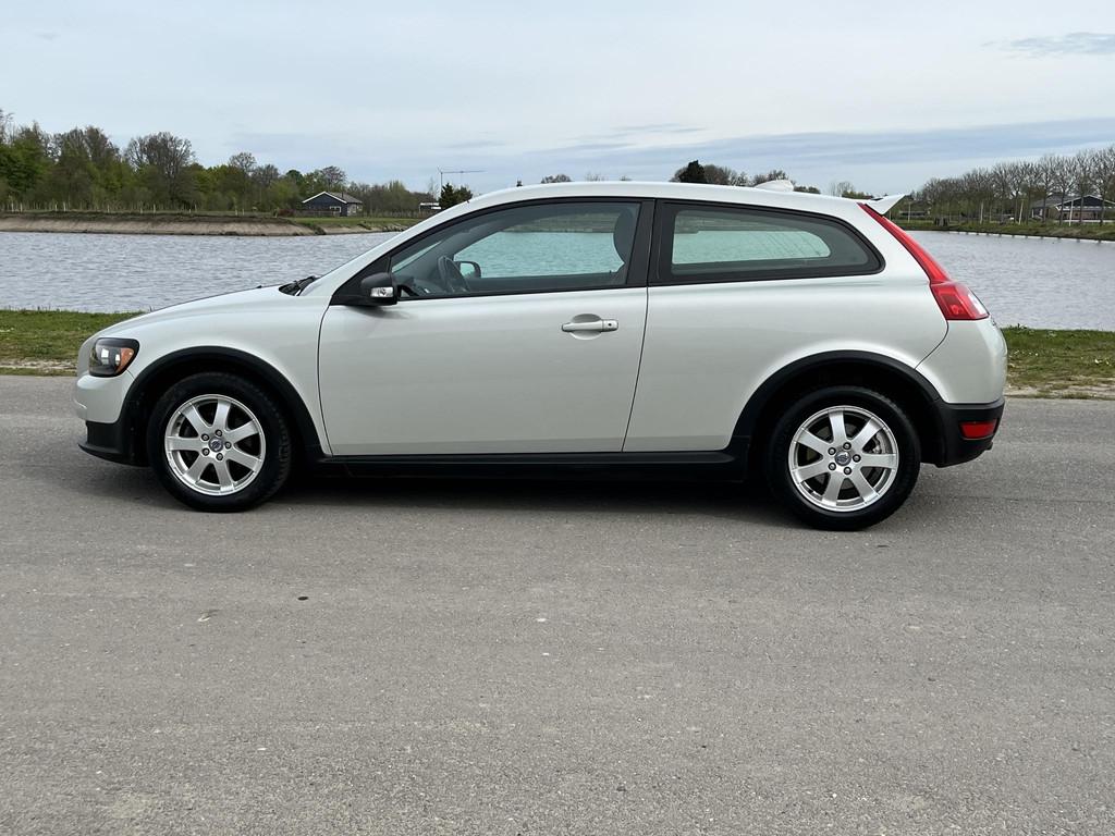 Volvo C30 1.8 Kinetic Airco, Voorwielaandrijving, 1228 kg, Gebruikt, Zwart