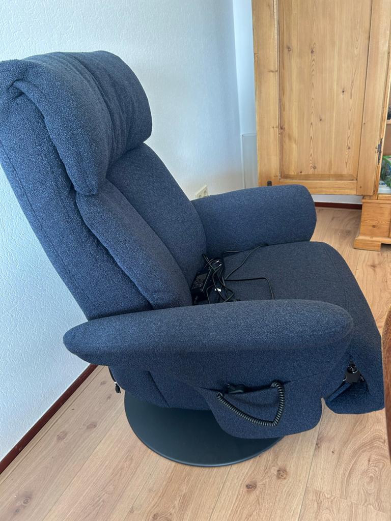 Nieuwe Sta-op Stoel - Comfort en Ondersteuning, Huis en Inrichting, Fauteuils, Ophalen, Nieuw, 75 tot 100 cm, Modern